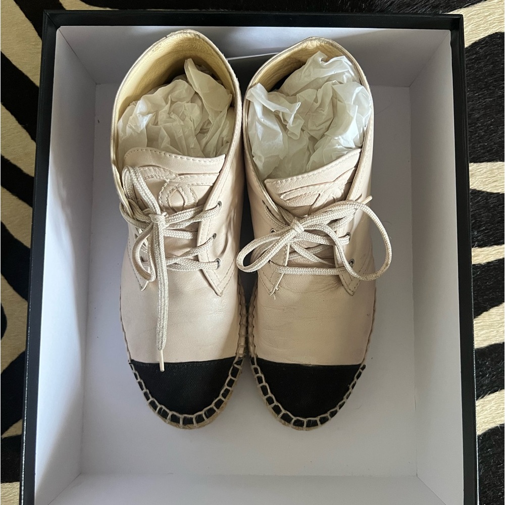 Chanel Interlocking CC Logo Leather Espadrilles